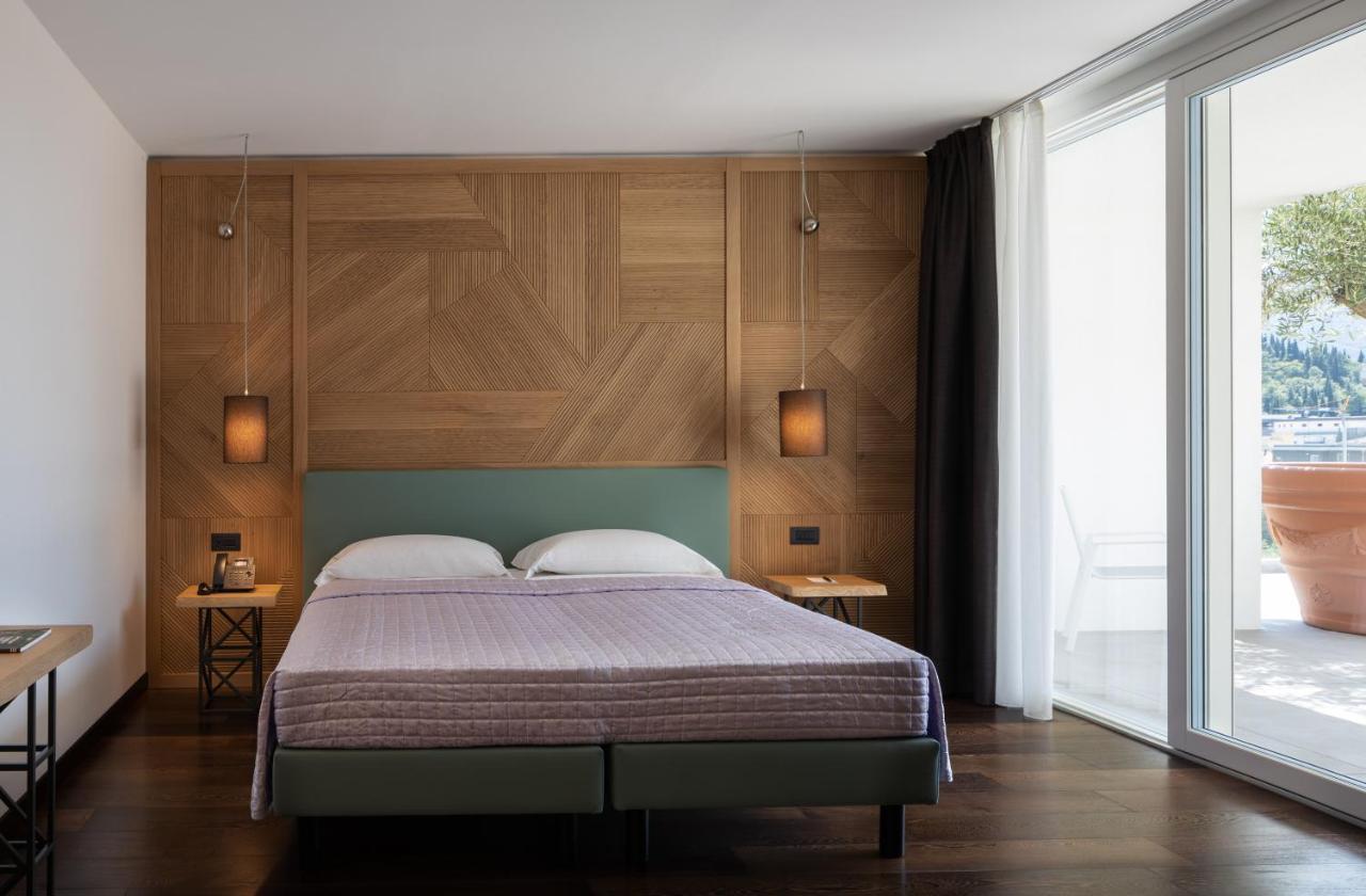 ריבה דל גארדה Aris Apartments & Sky Pool - Tonelli Hotels - Adult Friendly מראה חיצוני תמונה