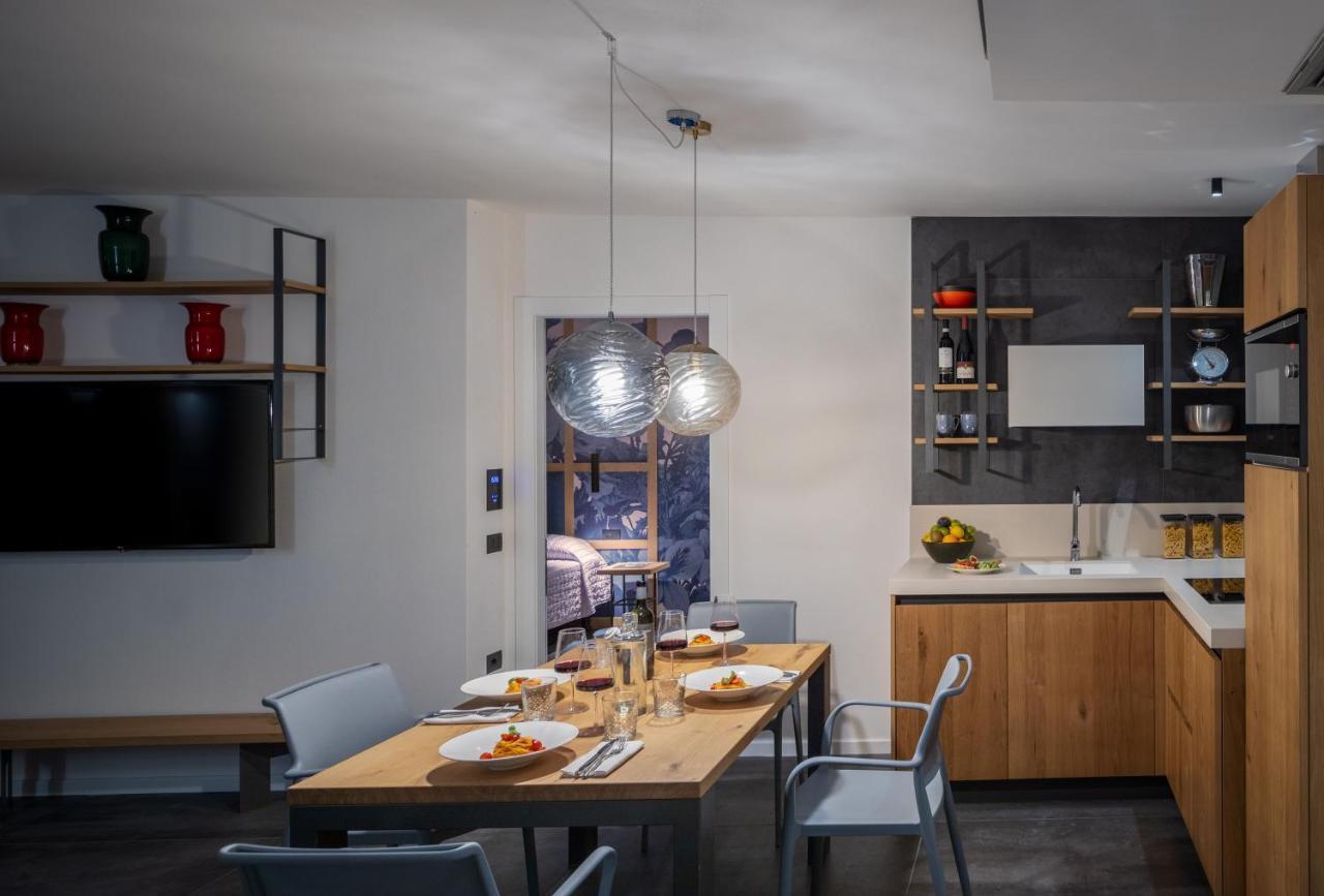 ריבה דל גארדה Aris Apartments & Sky Pool - Tonelli Hotels - Adult Friendly מראה חיצוני תמונה