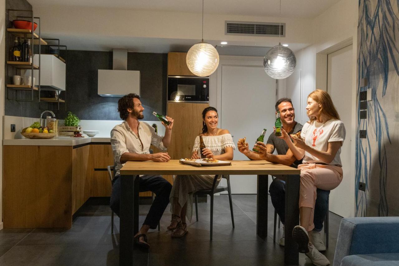 ריבה דל גארדה Aris Apartments & Sky Pool - Tonelli Hotels - Adult Friendly מראה חיצוני תמונה