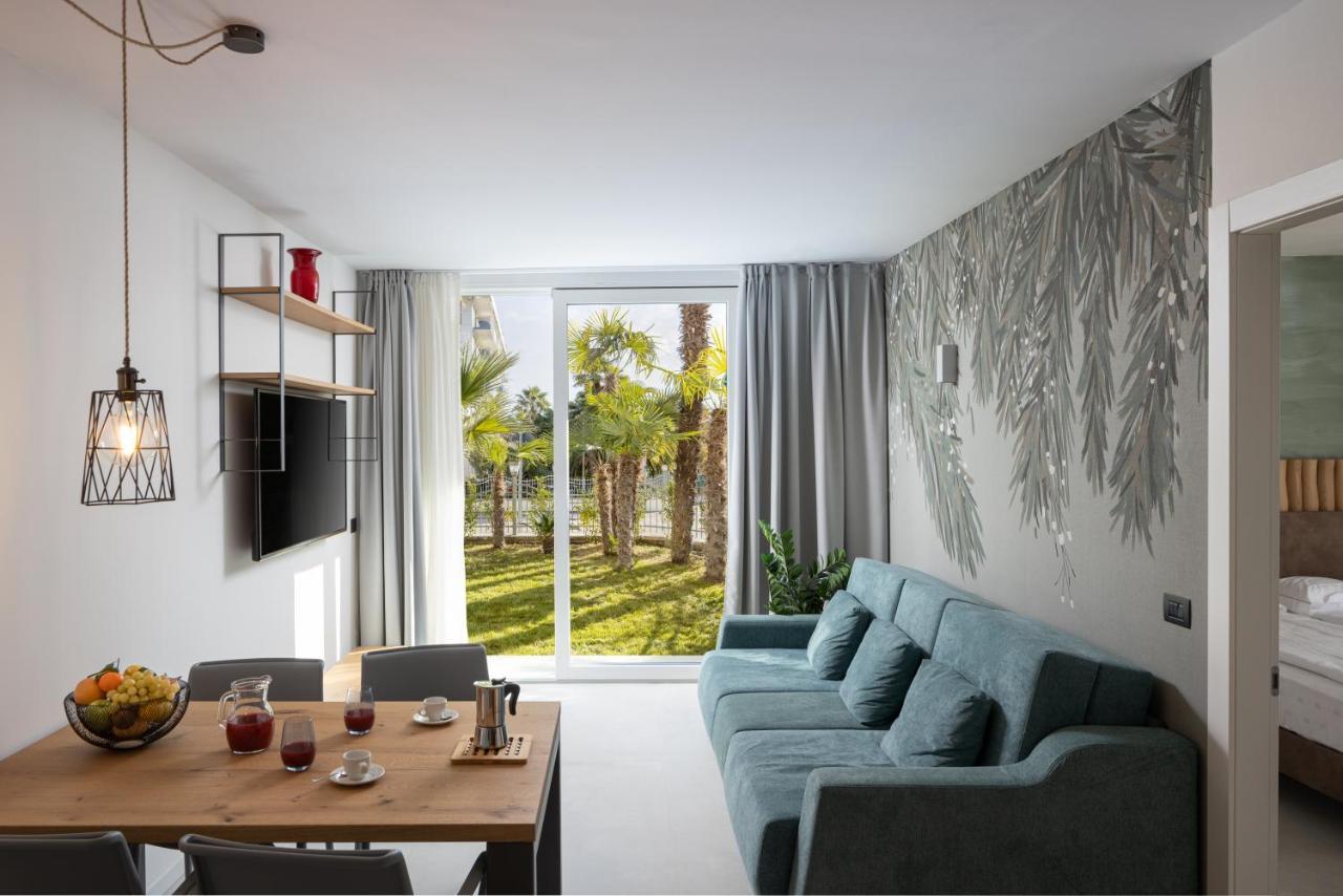 ריבה דל גארדה Aris Apartments & Sky Pool - Tonelli Hotels - Adult Friendly חדר תמונה