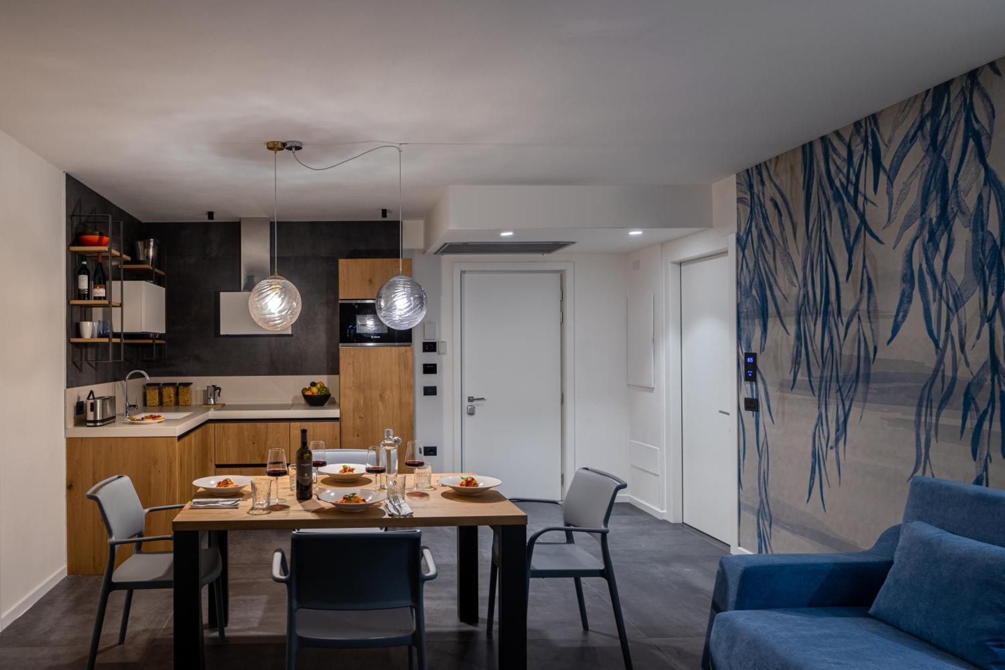 ריבה דל גארדה Aris Apartments & Sky Pool - Tonelli Hotels - Adult Friendly מראה חיצוני תמונה