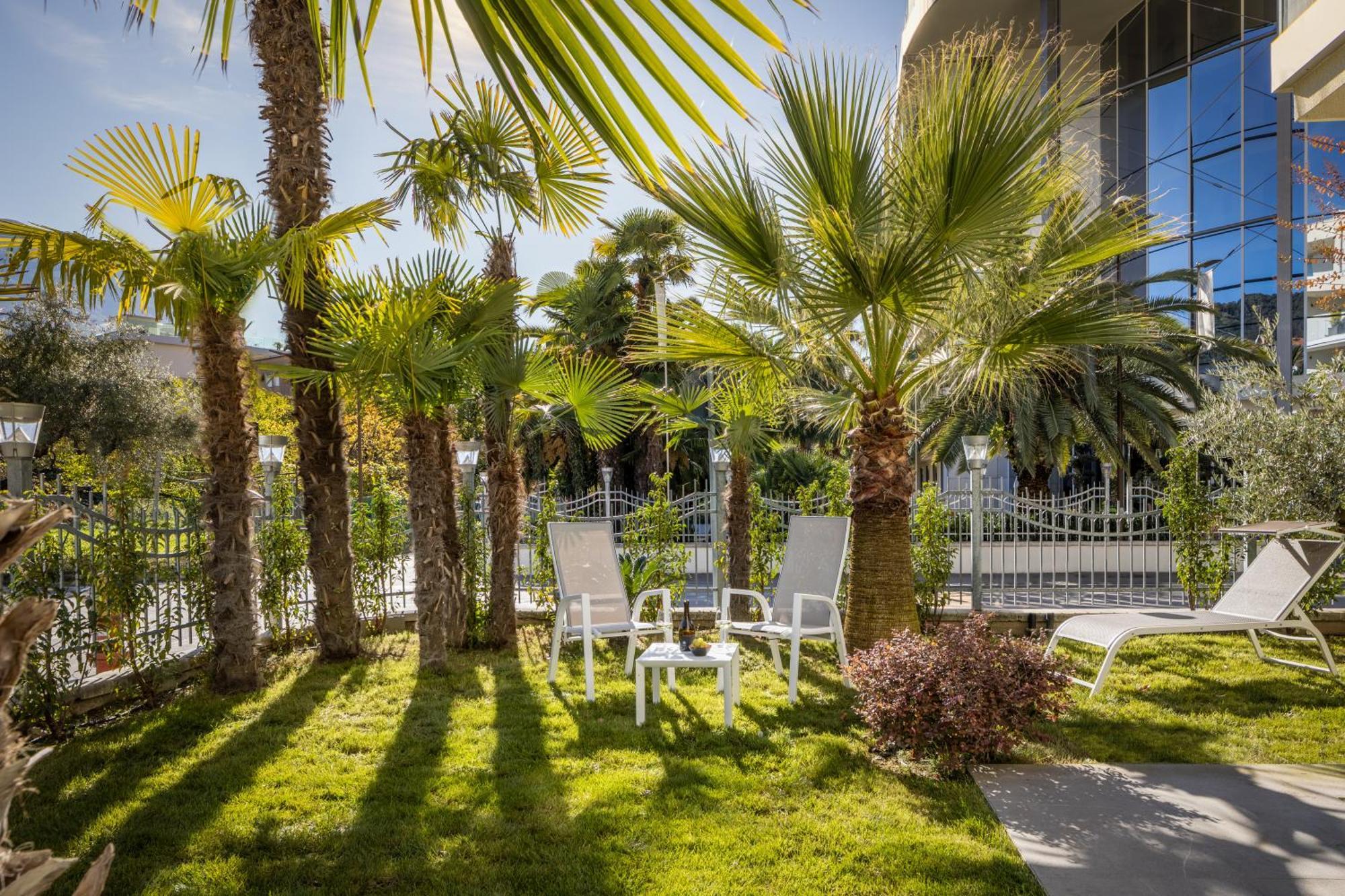 ריבה דל גארדה Aris Apartments & Sky Pool - Tonelli Hotels - Adult Friendly חדר תמונה
